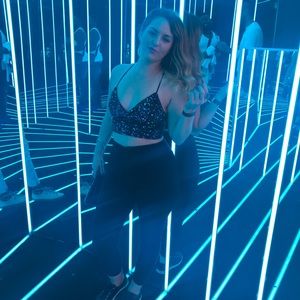 Sequin crop top (pink/purple iridescent)